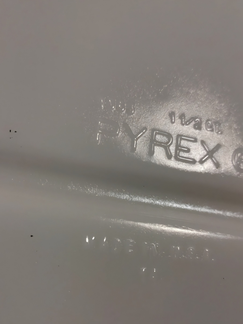 Vintage Pyrex Divided Casserole Dish | Opal Milk Glass, Model 1063 - Picture 4 of 6